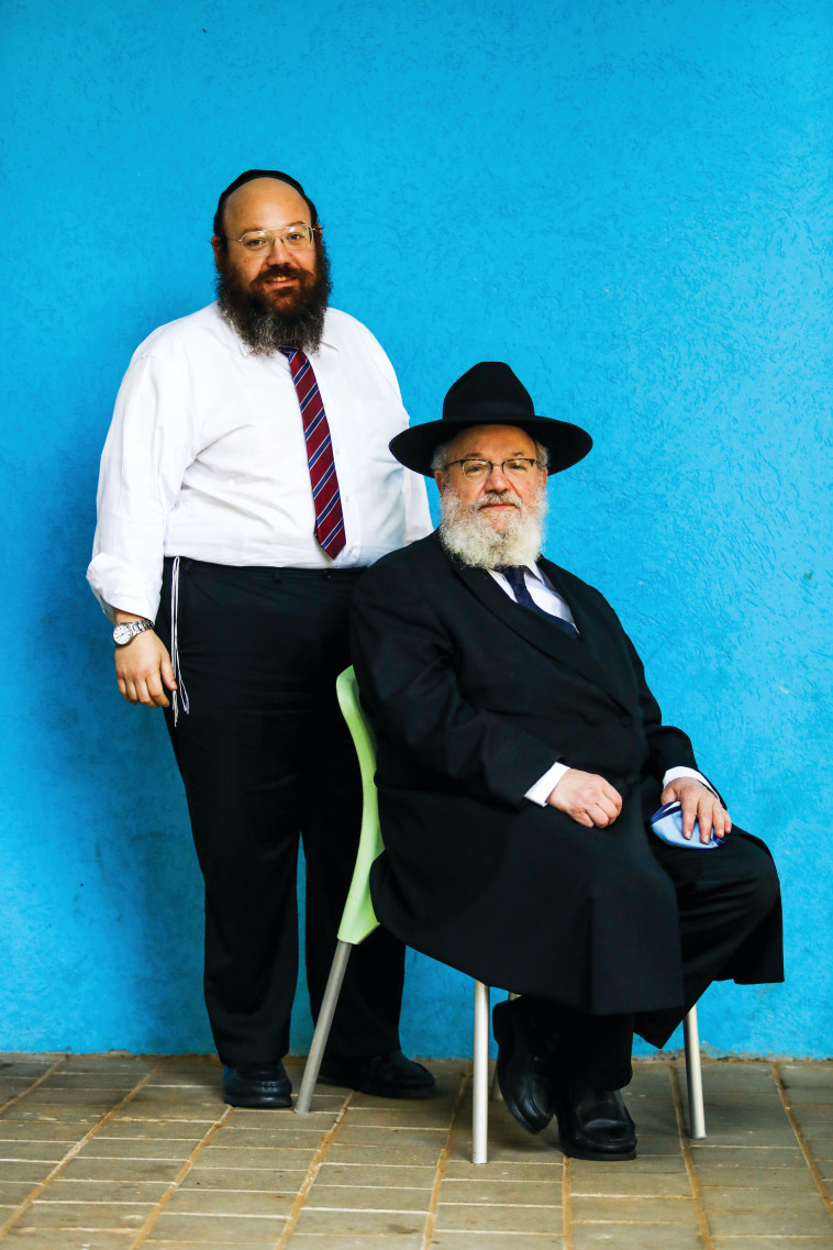 הרב יוסף גערליצקי ומנדי בנו (צילום: שלומי יוסף)