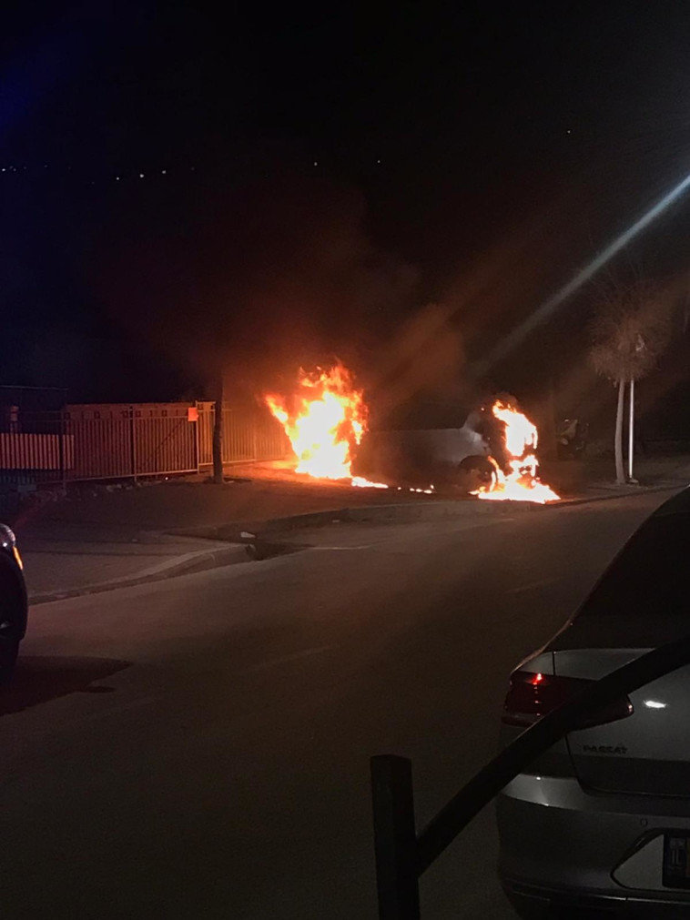 A police car was set on fire in Kiryat Shmona (Photo: Private)