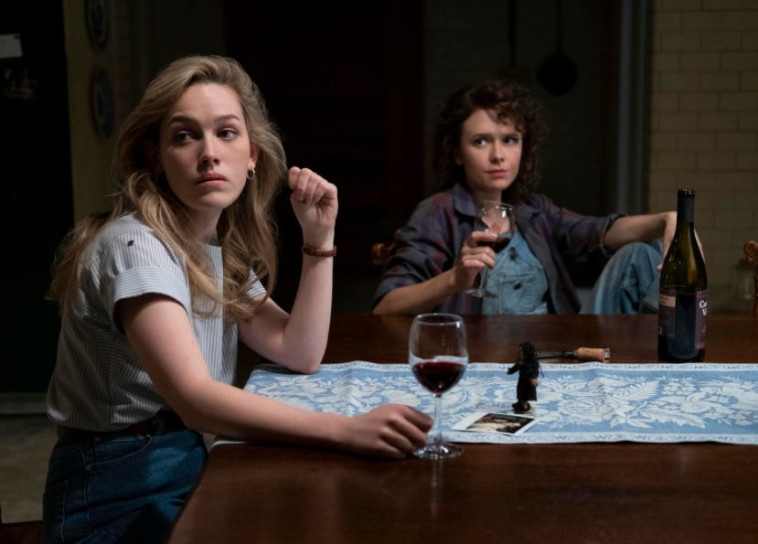 הסדרה ''מי מתגורר באחוזת בליי'' מבית נטפליקס