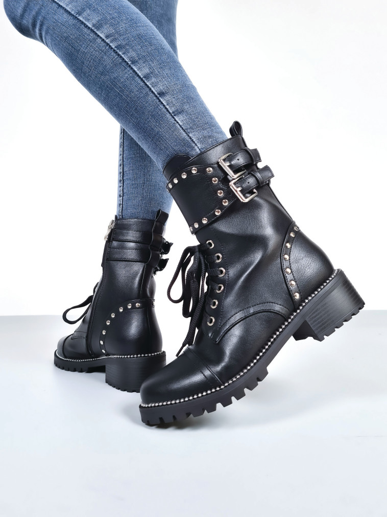 בלאק אנד וויט מגפון סטנלי מחיר 399 שקלים