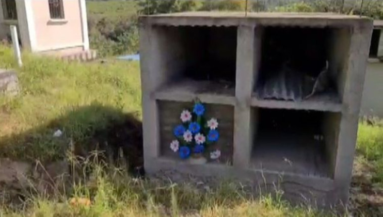 הקבר שנבנה עבור חוליו 