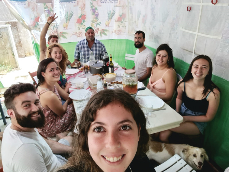 ארוחה בקהילה שיתופית