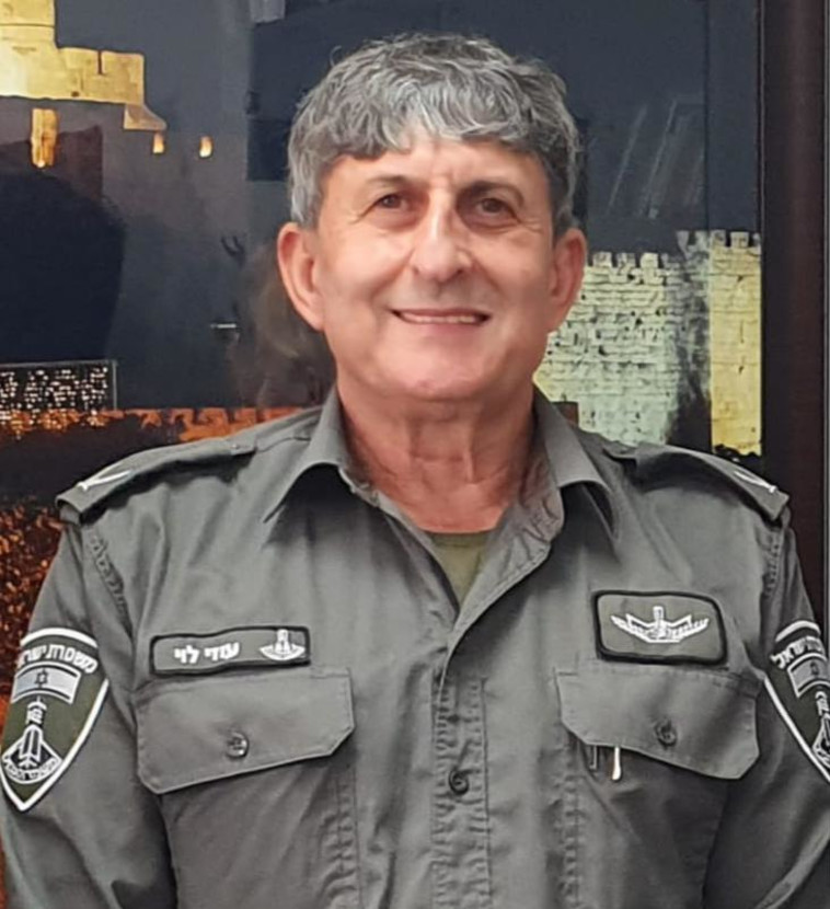 תנ״צ עוזי לוי בן ה-62 שימונה למפקד מחוז ש״י ויועלה לדרגת ניצב (צילום: דוברות המשטרה)