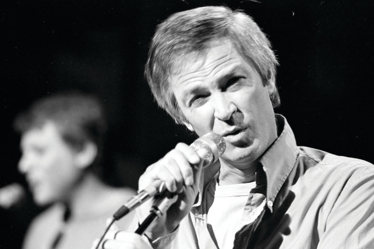 ''החמצתי הזדמנות להיות בין מלחיני שיריו''. אריק אינשטיין