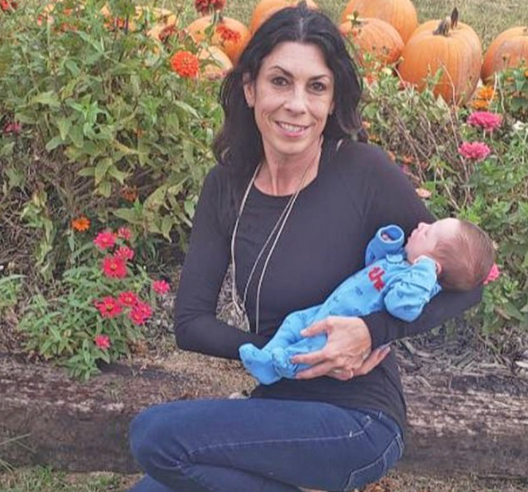 הוקינס והנכד שלה