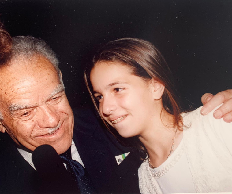 מיכל דיאמנט וסבה יצחק שמיר ז''ל