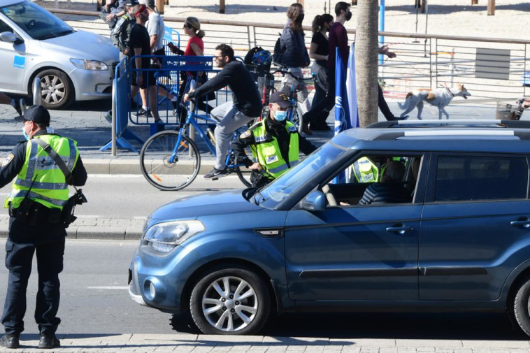 מחסומי המשטרה בתל אביב