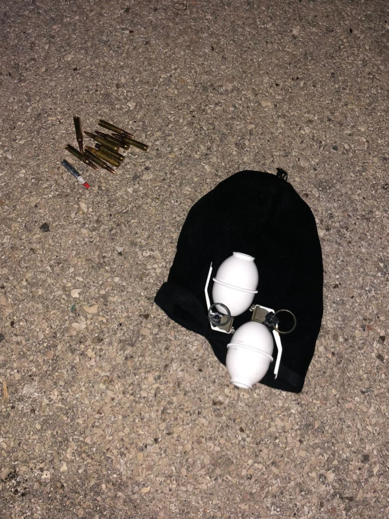 מעצר פלסטיני אשר ברכבו נשק רב