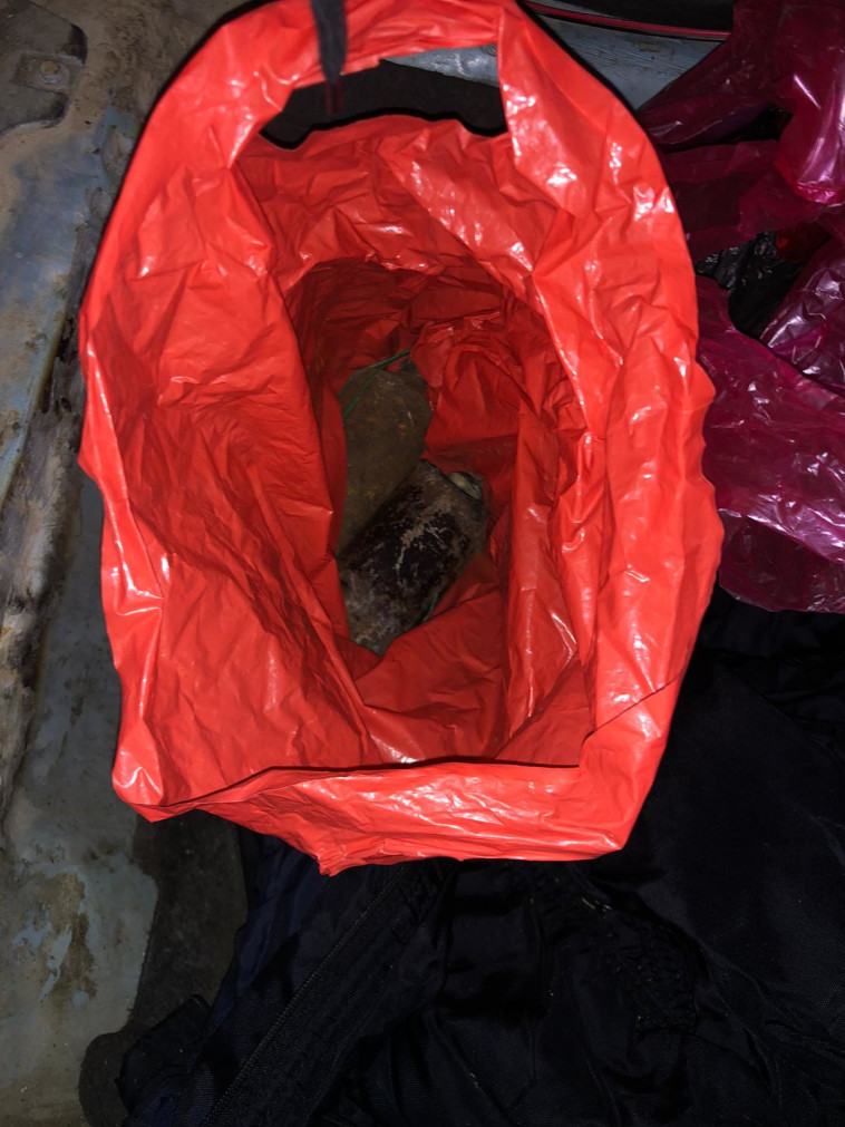 מעצר פלסטיני אשר ברכבו נשק רב