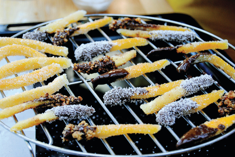 קליפות תפוז מסוכרות