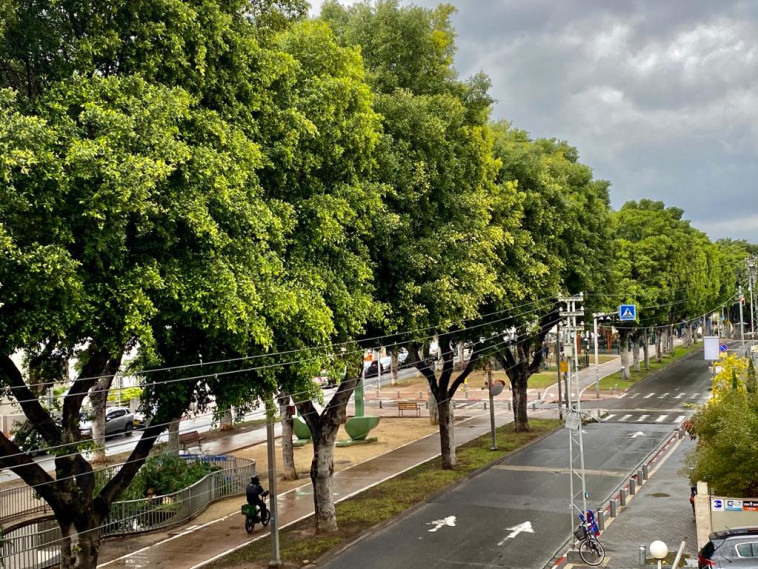 מעונן, סגר בתל אביב