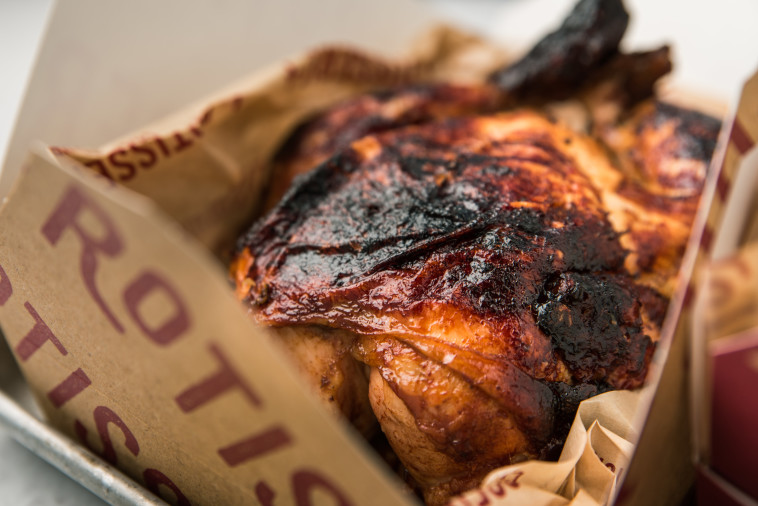 מתחבא לו ומפתיע- רוטיסרי צ'יקן קלאב