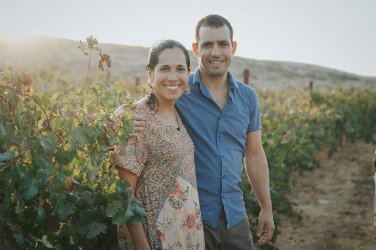 יקב דרימיה. נאווה ואלעד מובשוביץ בכרם 