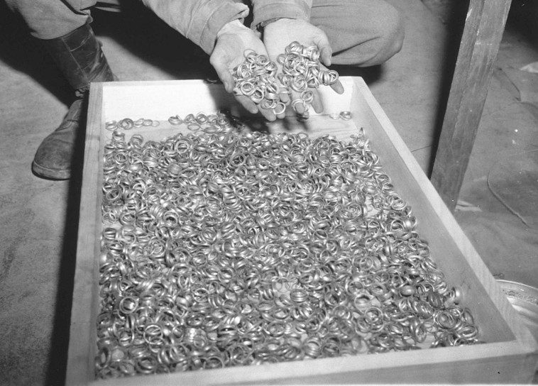 רכוש שנגנב מיהודי לוקסמבורג בזמן השואה (צילום: gettyimages)
