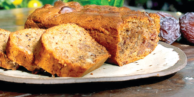 עוגת תמרים עשירה ללא גלוטן וללא סוכר