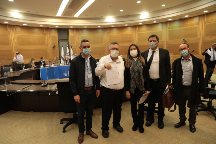 דוד ביטן, נציג הליכוד בעת הגשת הרשימה לבחירות