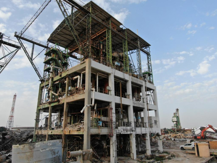 לפני הפיצוץ - הבניין ההרוס של ''חיפה כימיקלים''