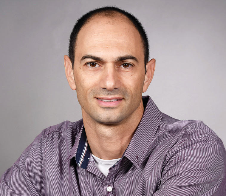 ד&quot;ר אדם הישראלי