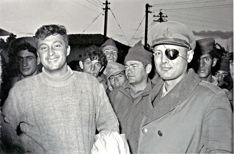 משה דיין ואריאל שרון ביחידה 101