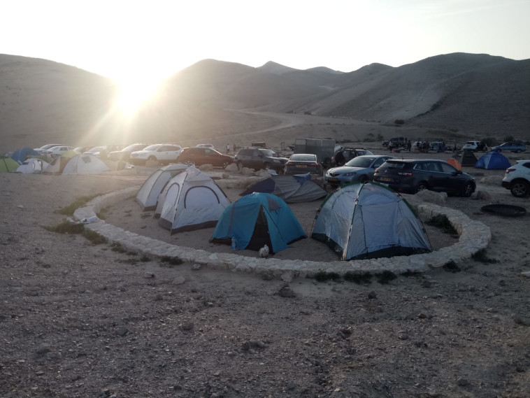 חניון לילה ברכת צפירה 