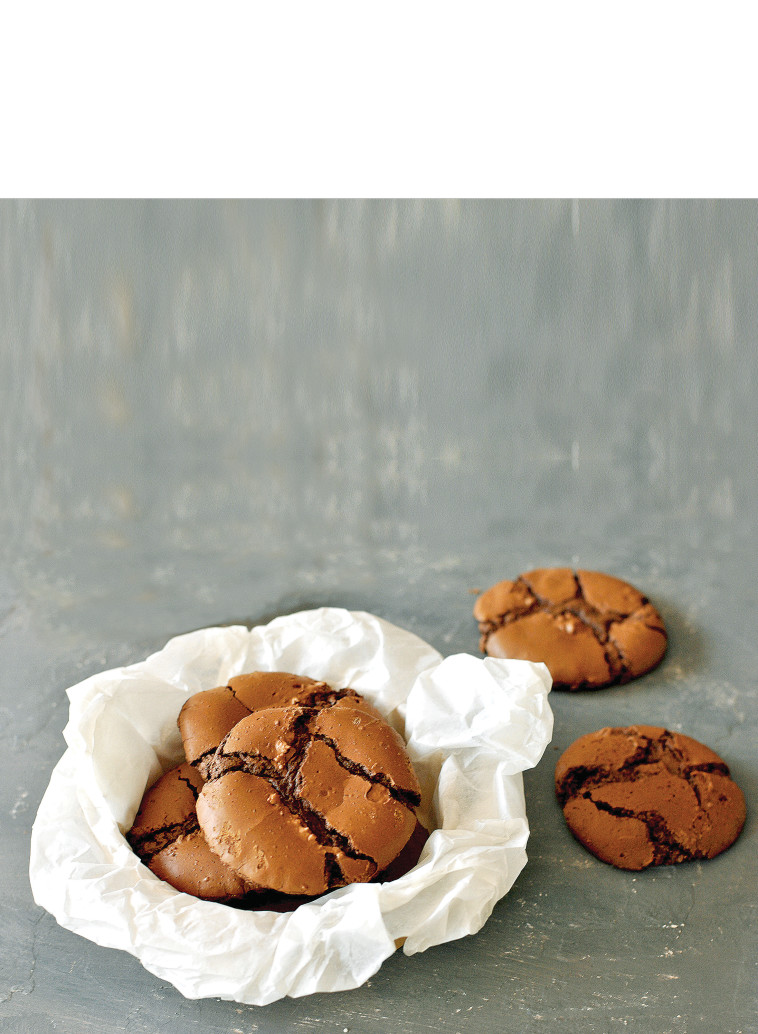 עוגיות בראוניז סדוקות