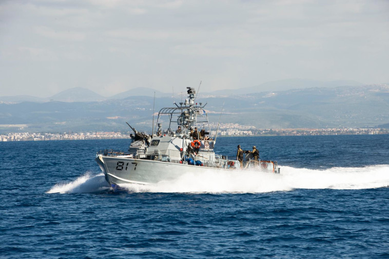 כלי שיט של חיל הים משתתף בתרגיל