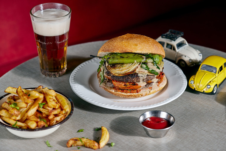 איפשהו מסתתרת לה ביצה רכה