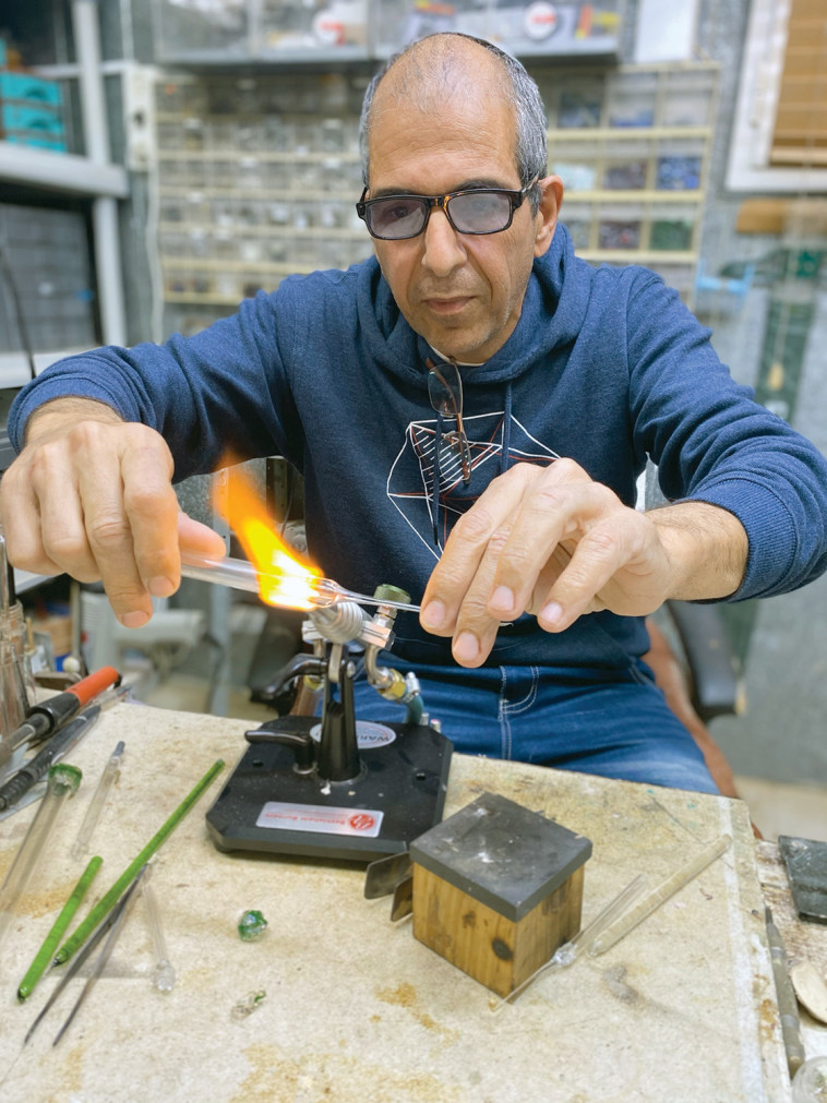 סדנת הזכוכית של רון (צילום: מיטל שרעבי)