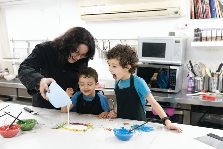 סדנת שוקולד עם אודט  (צילום: אנטולי מיכאלו)