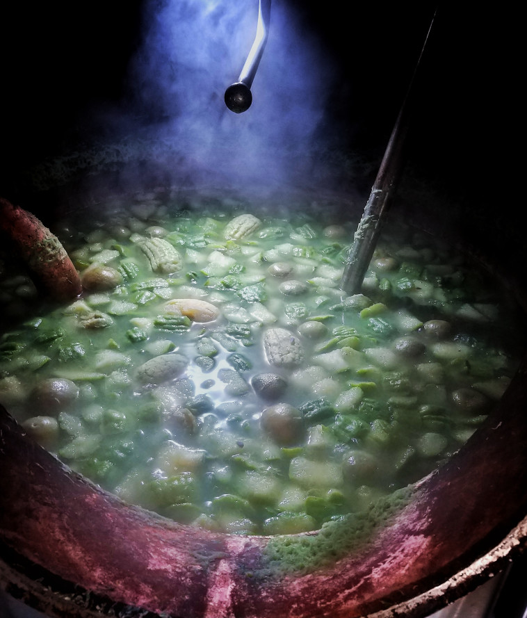 מזקקת יוליוס בפעולה 