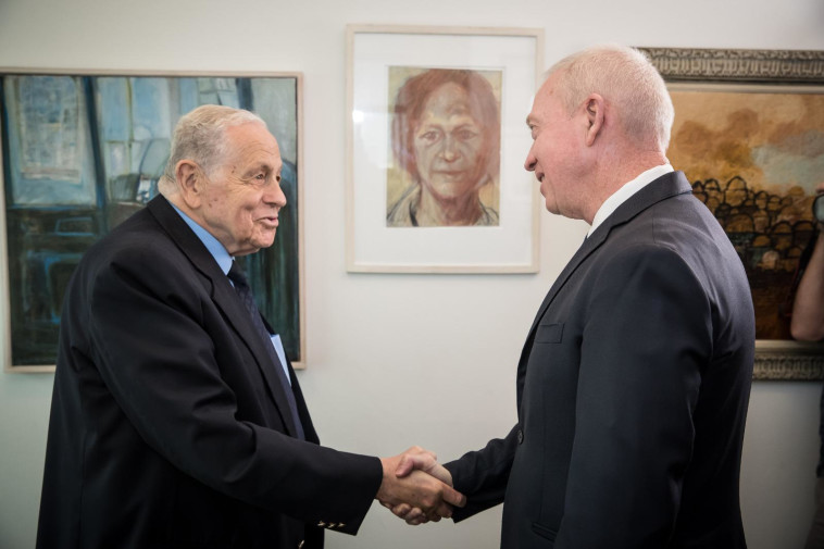 ד''ר יוסף צ'חנובר ויואב גלנט