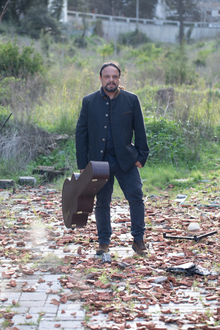 ד''ר אבי משיח, רופא ומוזיקאי מחונן