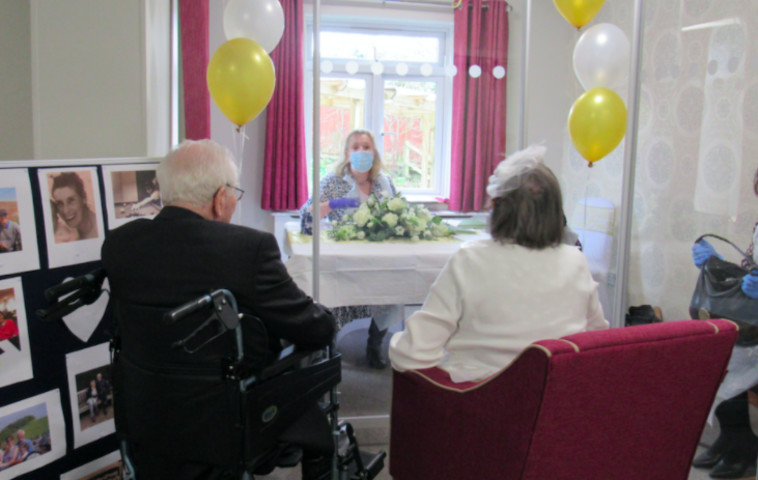 נשבעים זה לזו