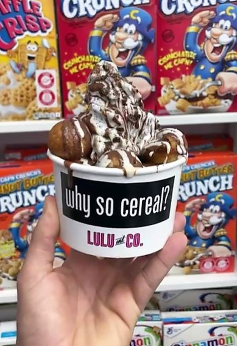 חגיגות יום הקרונפלקס בלולו אנד קו