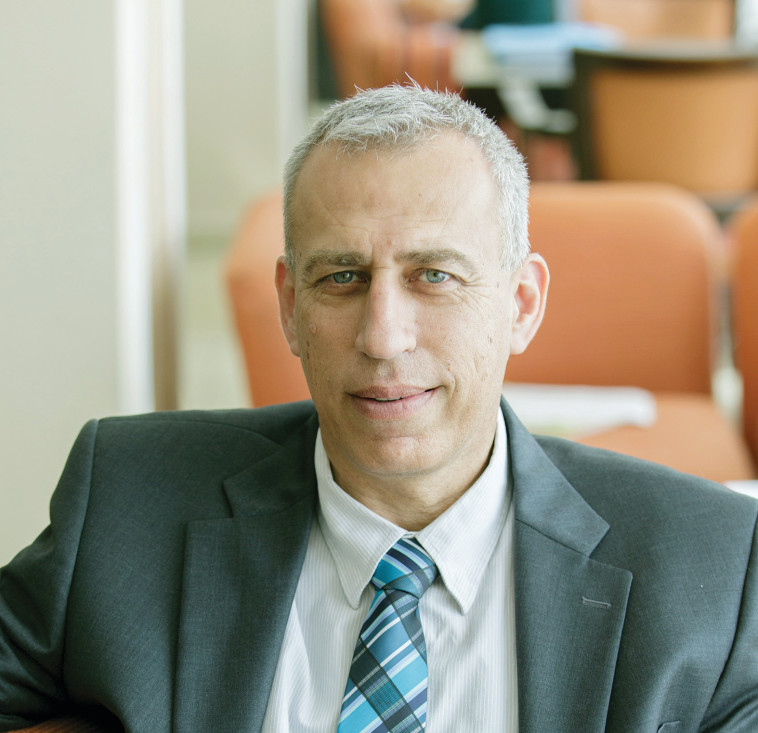 פרופ' נחמן אש