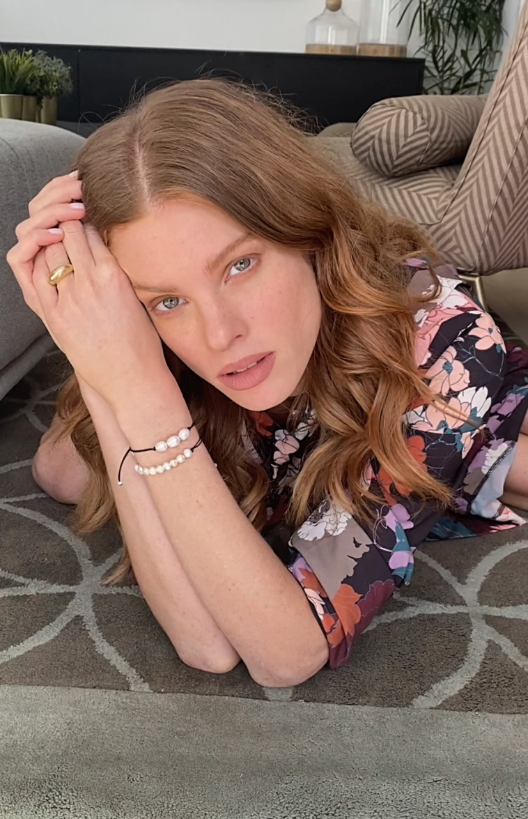 צמידים בעיצוב אתי קובו לטובת אחת מתשע בקניוני עופר