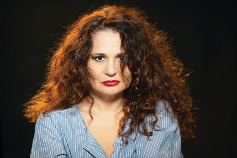 השחקנית והבמאית דליה שימקו