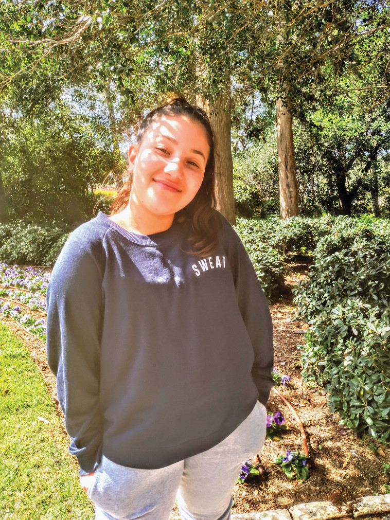 טליה גואטה, בת 12 מרמת גן, ניצלה את הזמן שהתפנה לה בתקופת הקורונה כדי להתנדב (צילום: צילום פרטי)