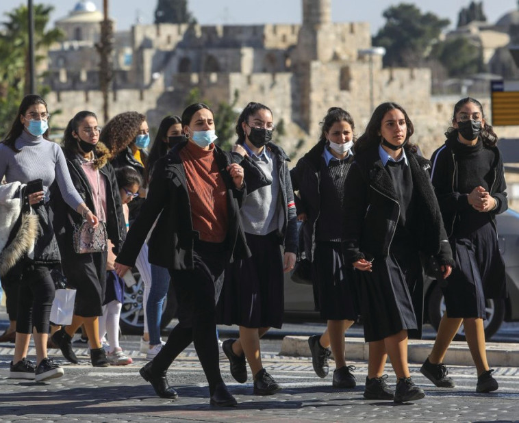 Women on the streets of Jerusalem after leaving the third closure (Photo: Mark Israel Salem)