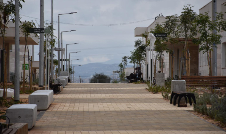 Avenue in the facility (Photo: IDF Spokesman)