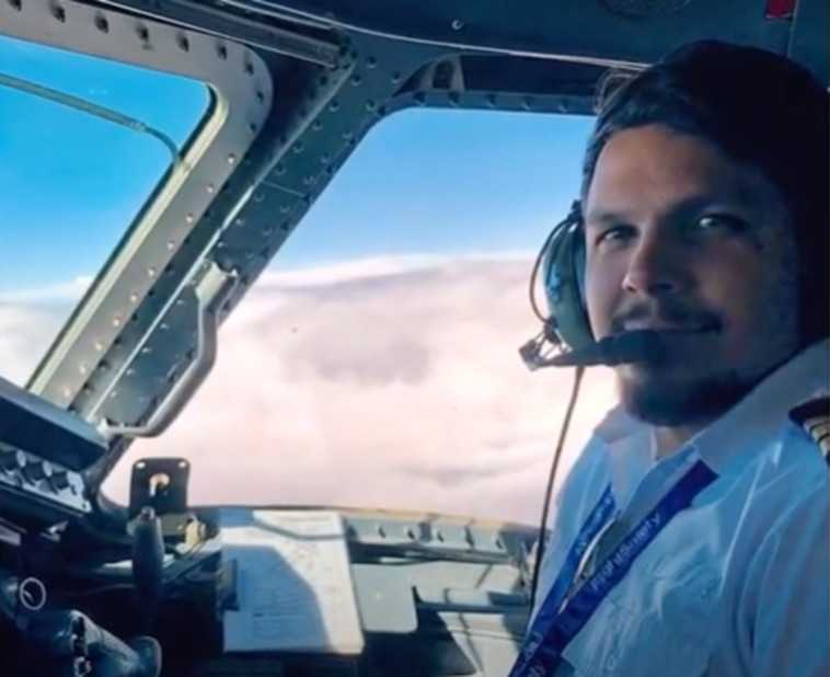 הטייס טוניניו  (צילום: צילום מסך יוטיוב)