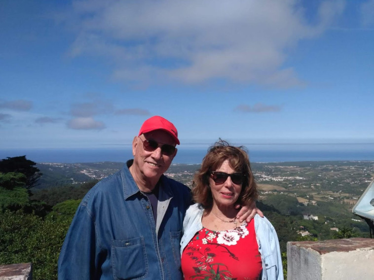 אבי קורן, שולה חן