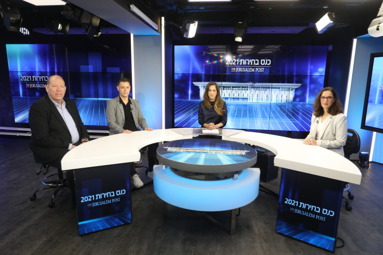 טל שלו עם חברי הפאנל