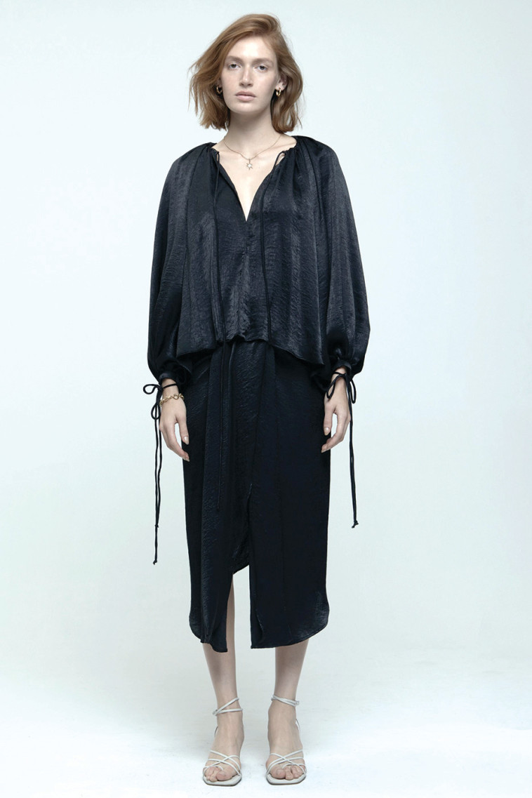 אריאל טולדנו חולצה 610 שקלים חצאית 750 שקלים