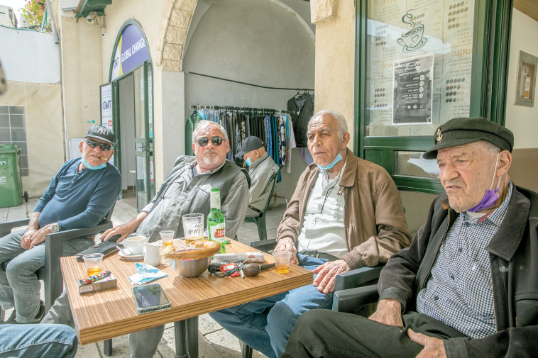 ניסן סוקולר ואברהם נחום