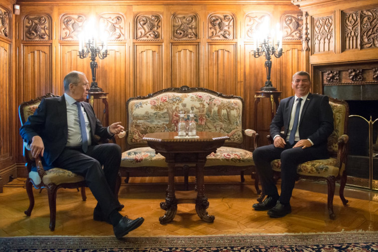 שר החוץ גבי אשכנזי ומקבילו הרוסי, סרגיי לברוב (צילום: דוברות שגרירות ישראל ברוסיה)