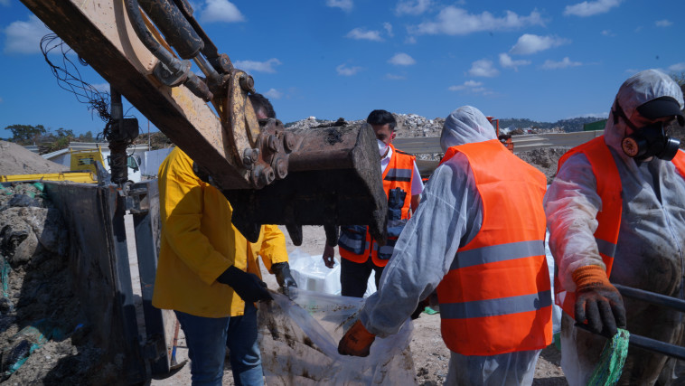 פינוי הזפת בחופי עתלית