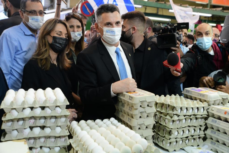 קונה ביצים בשכונה?