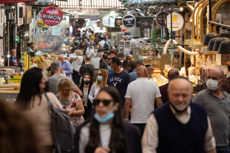 פתיחת בתי הקפה והמסעדות לאחר הסרת הגבלות הקורונה