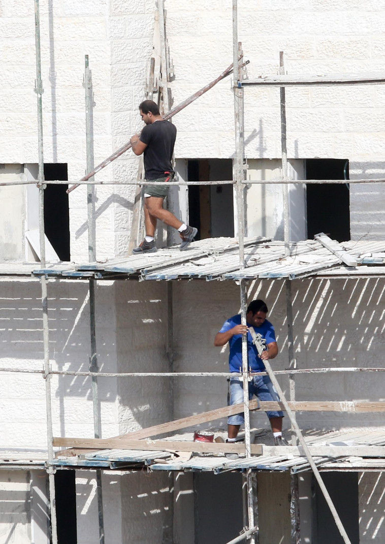 פועלי בניין במודיעין